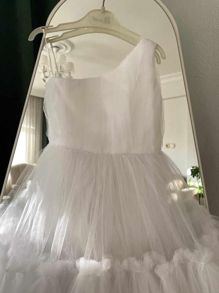 Beyaz Askılı Fırfırlı Çocuk Elbisesi - Görsel 3