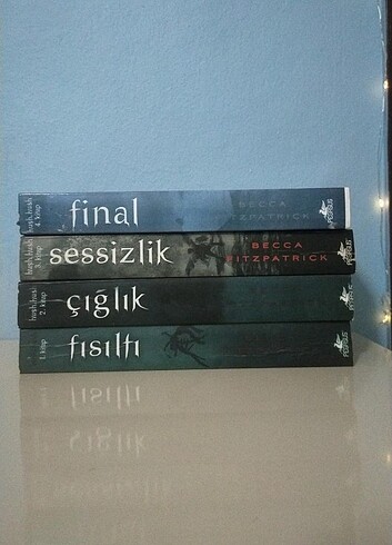 Hush Hush Serisi