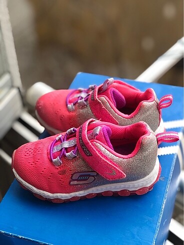 22 Beden pembe Renk Skechers ayakkabı