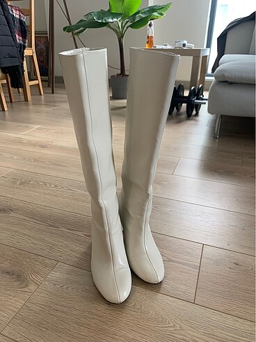 Zara Zara topuklu ekru çizme
