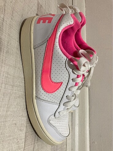 Nike nike borough low pembe / beyaz