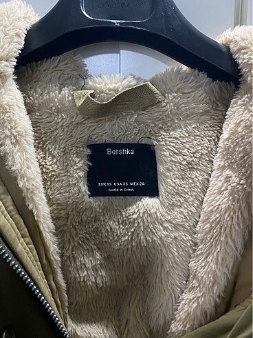 m Beden haki Renk Bershka mont