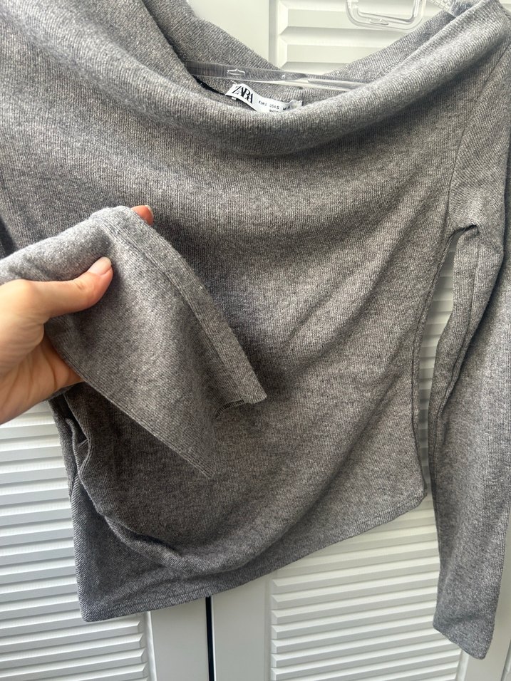 Zara- Gri Düşük omuzlu Uzun Kollu Drapeli Bluz - Görsel 4