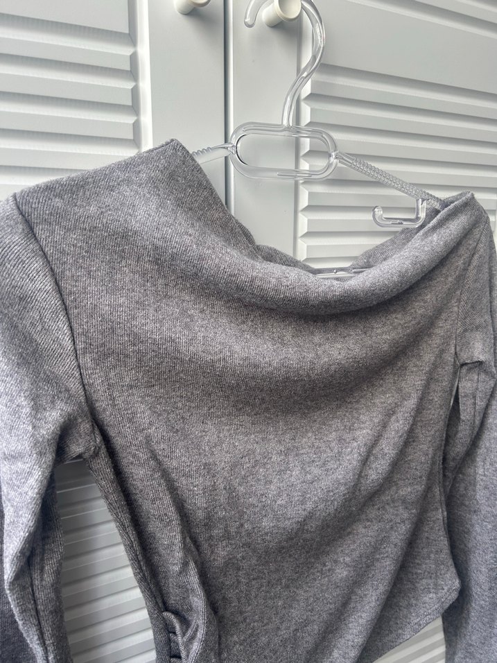 Zara- Gri Düşük omuzlu Uzun Kollu Drapeli Bluz - Görsel 2