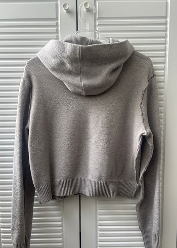 Zara Nakışlı Gri Kapüşonlu Triko Kazak - Görsel 4