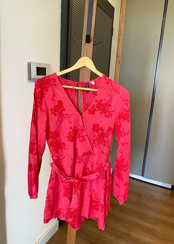 Pembe V Yaka Mini Elbise Dantel Detaylı - Görsel 4