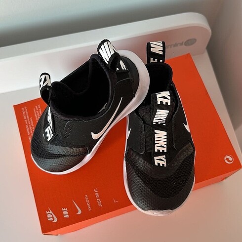 21 Beden Nike flexrunner bebek ayakkabısı