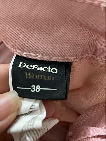 38 Beden Defacto pembe şort
