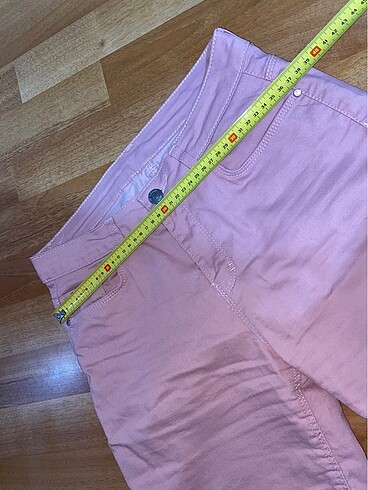 38 Beden pembe Renk Defacto pembe şort