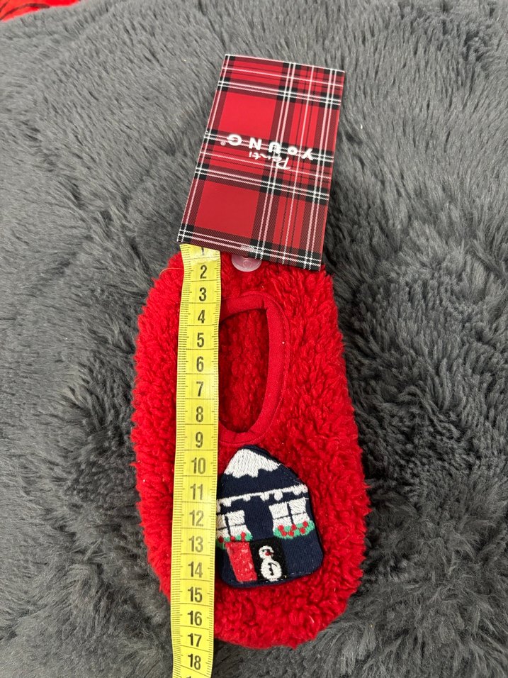 Kızlar için Kırmızı Nakışlı Sıcak Ev Terliği - Görsel 2