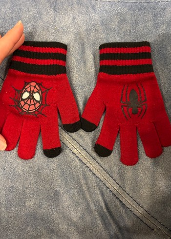 Kırmızı Örgü Erkek Eldiven Siyah Örümcek Desenli - Görsel 2
