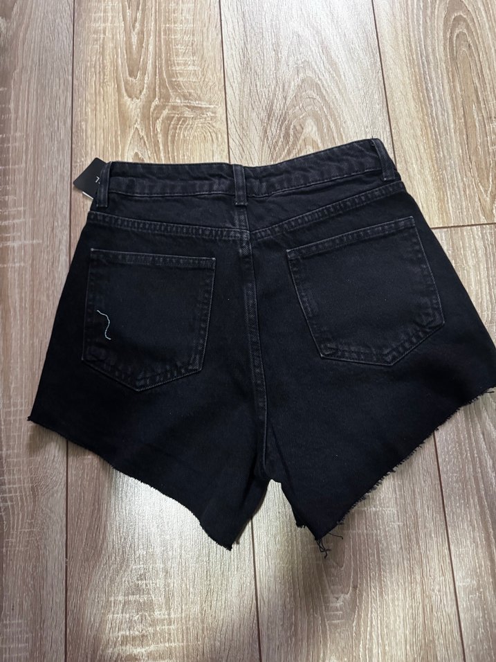 Trendyol Milla Siyah Mini Kot Şort - Görsel 2