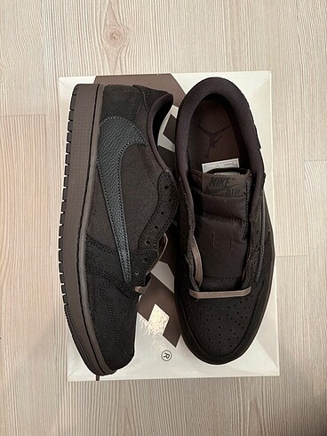 TRAVIS SCOTT VELVET BROWN