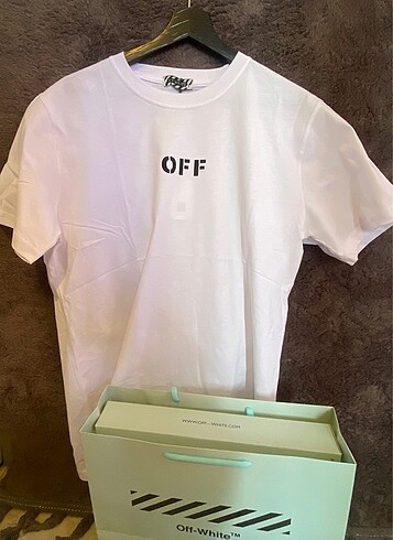 Off white tsirt