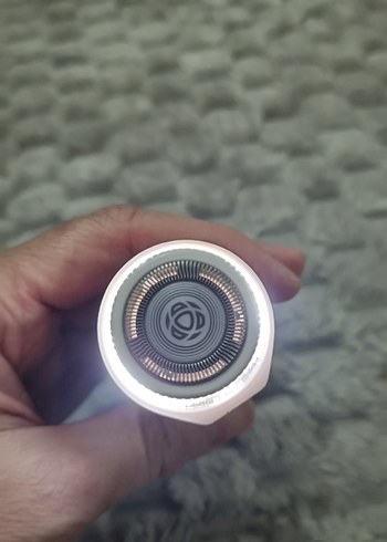 Philips yüz tüy temizleme cihazı ışıklı ve pillidir - Görsel 6