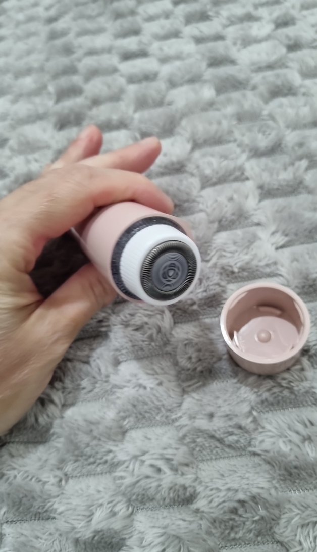 Philips yüz tüy temizleme cihazı ışıklı ve pillidir - Görsel 5