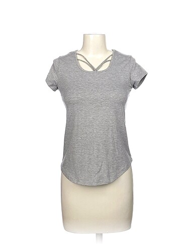 Diğer T-shirt %70 İndirimli.