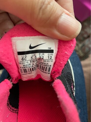 22 Beden Nike spor ayakkabı