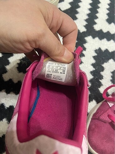 32 Beden pembe Renk Orjinal Adidas kız çocuk spor ayakkabı