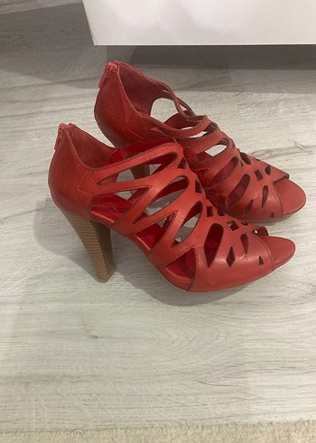 Koyu Kırmızı Kadın Topuklu Sandalet