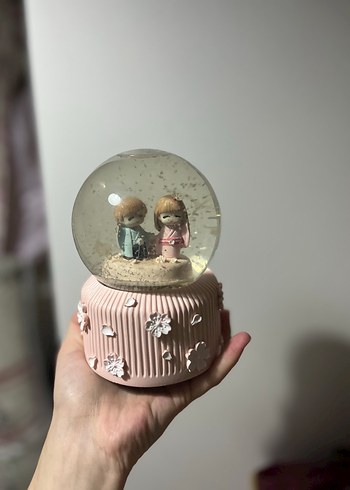 Diğer Pembe Pastel Figürlü Kar Küresi