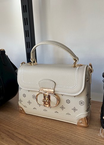 Pierrecardin Beyaz Deri Tokalı Modern Klasik Kadın Çanta