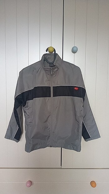 Nike ince mont rüzgarlık