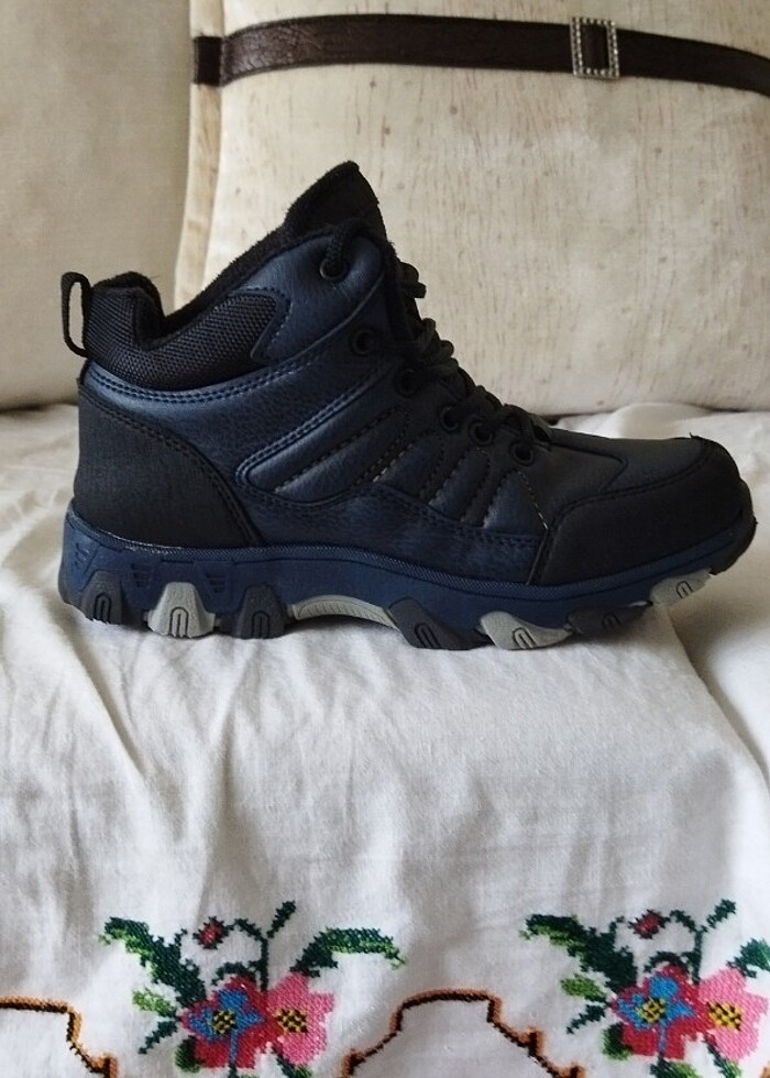 36 numara Polaris marka erkek çocuk botu  - Görsel 2