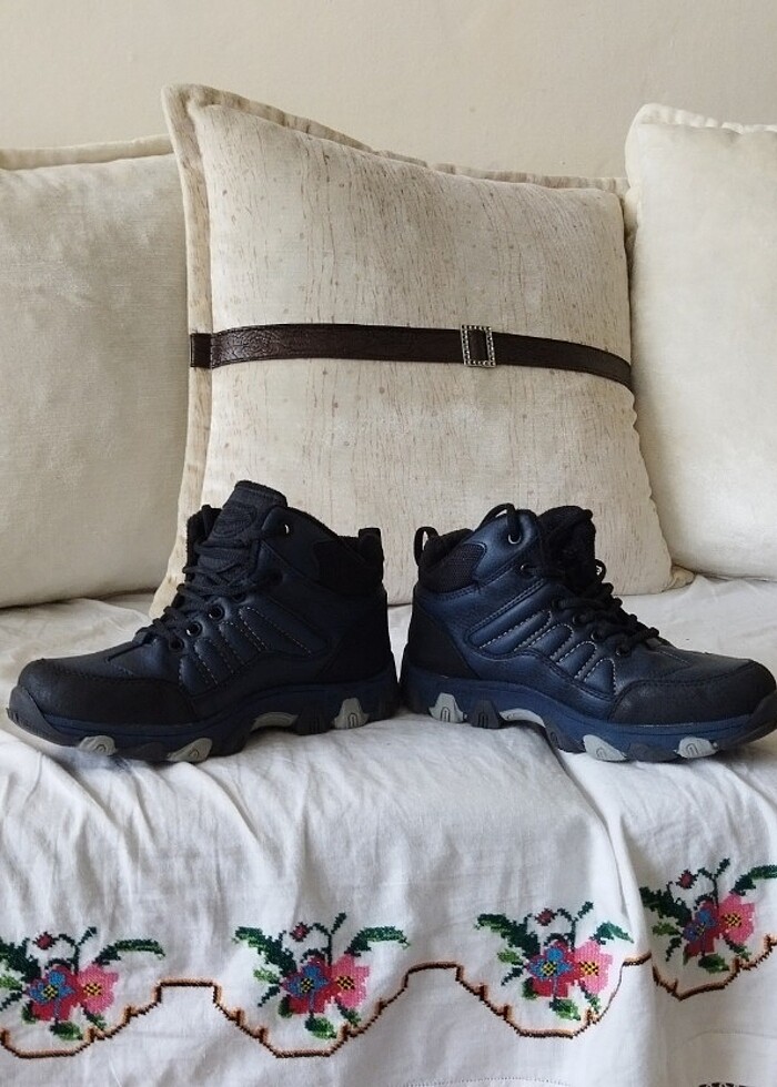 36 numara Polaris marka erkek çocuk botu  - Görsel 4