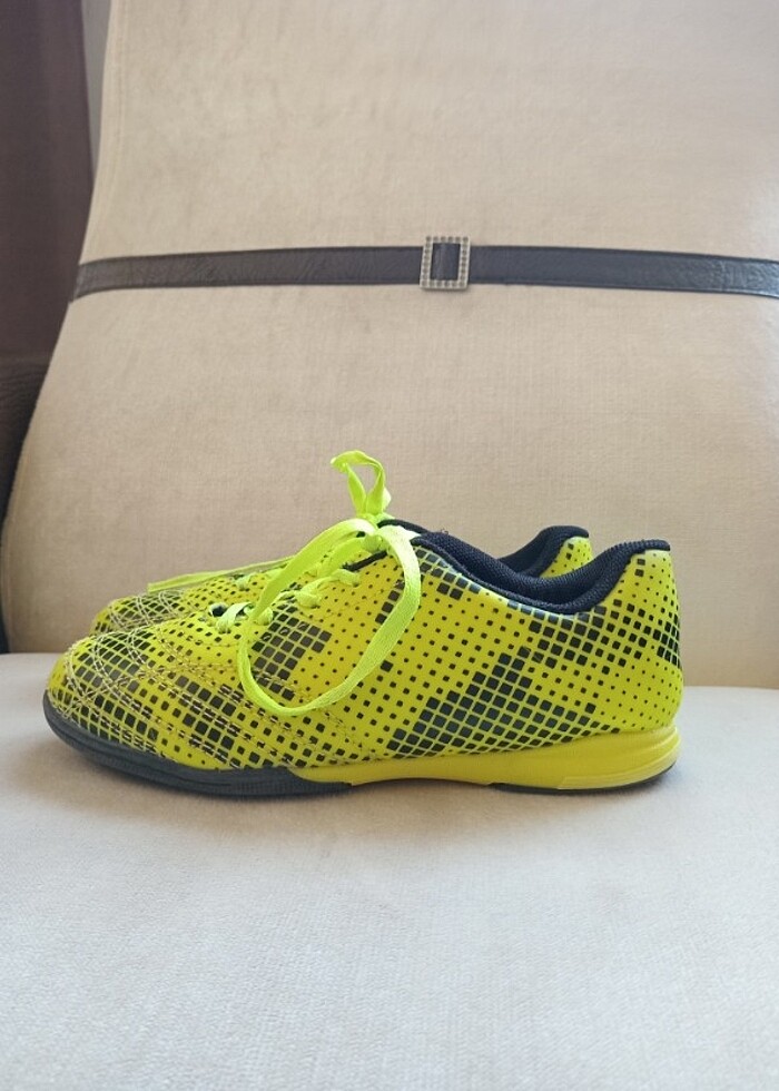 LC Waikiki marka 35 numara erkek çocuk kramponu - Görsel 3