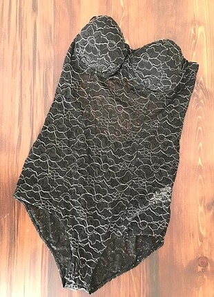 s Beden siyah Renk Bu ürün satıldı, kargo bilgisi beklediğim için duruyor şuan!