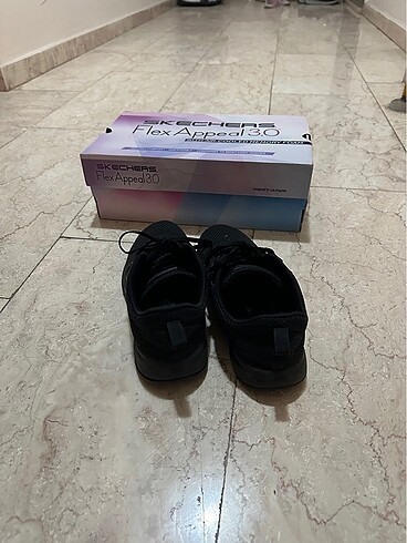 37 Beden siyah Renk Bayan skechers ayakkabı