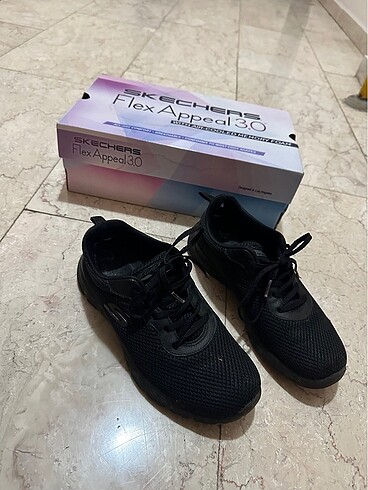 37 Beden Bayan skechers ayakkabı
