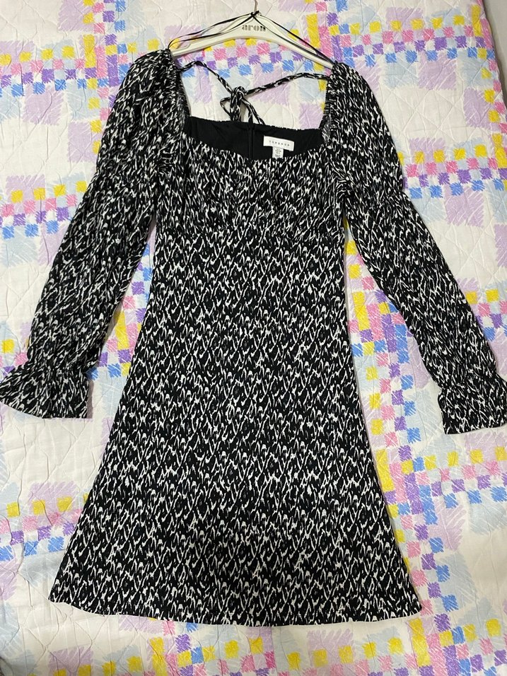 Uzun Kollu Siyah Desenli Elbise - Görsel 3