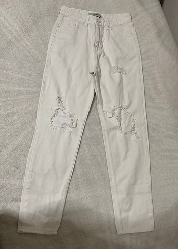 beyaz yırtık mom jean - Görsel 3