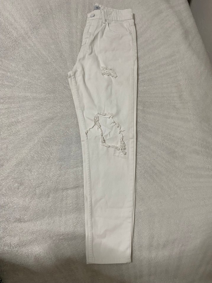 beyaz yırtık mom jean - Görsel 2