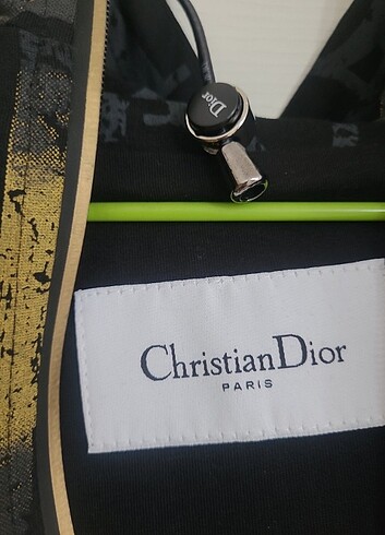 48 Beden siyah Renk Chiristian Dior orjinal barkodlu sifir sweatshirt