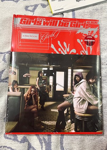 Itzy Girls Will Be Girls Target Exclusive Albüm