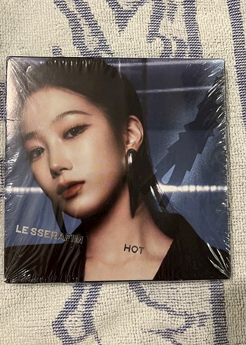 Le Sserafim Hot Digipack Version Albüm