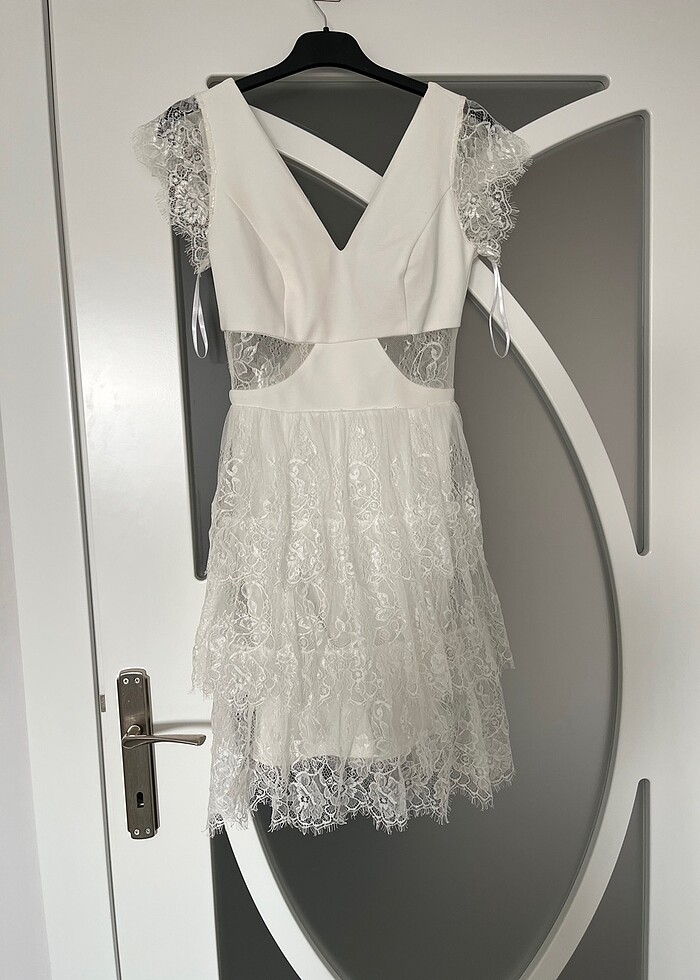 Beyaz Dış Çekim Elbisesi - Görsel 4