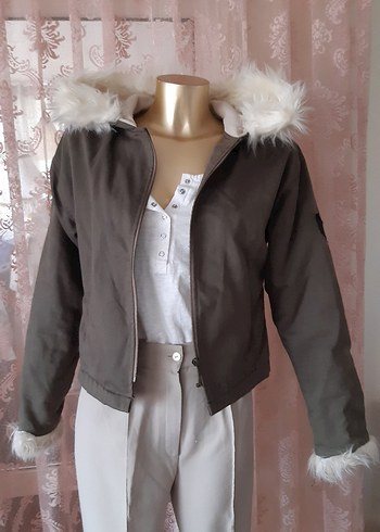 Haki Kapüşonlu Kürklü Mont - Görsel 2