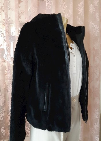 Siyah Peluş Kapüşonlu Mont - Görsel 2