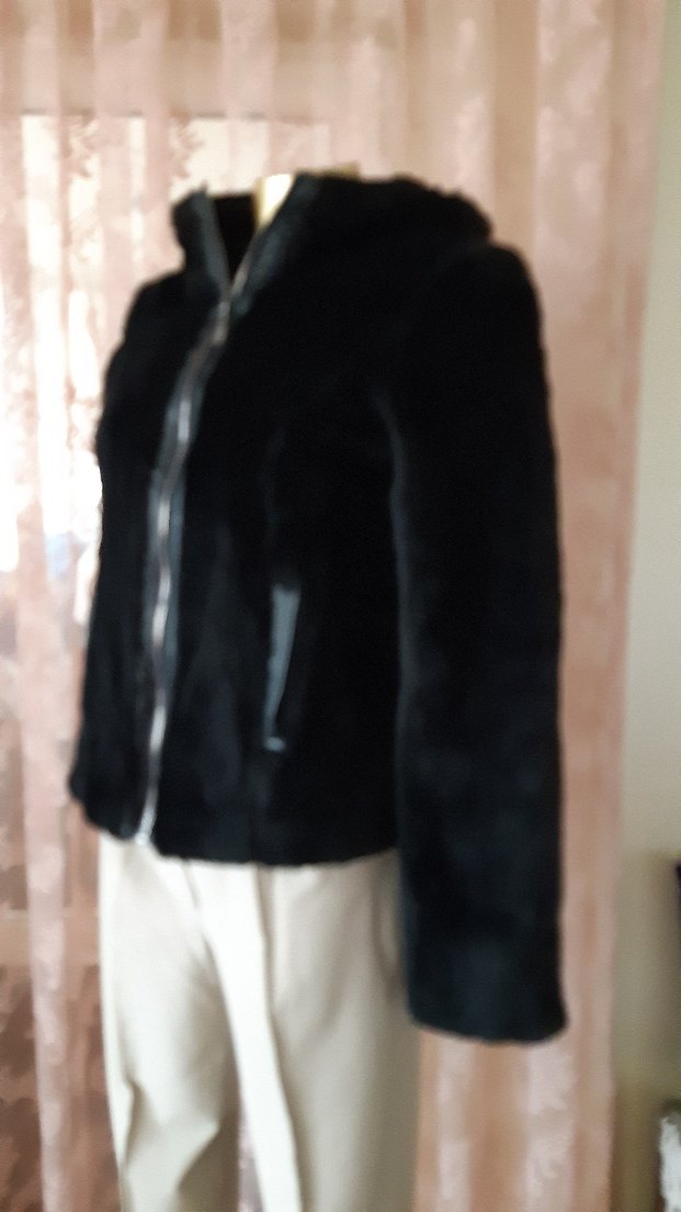Siyah Peluş Kapüşonlu Mont - Görsel 5