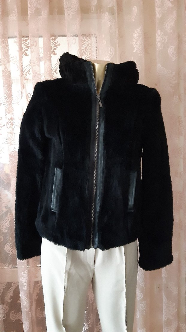 Siyah Peluş Kapüşonlu Mont - Görsel 4