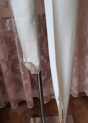 Krem ayak altından geçmeli likralı Kumaş Pantolon - Görsel 2