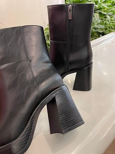 40 Beden Bershka topuklu bot