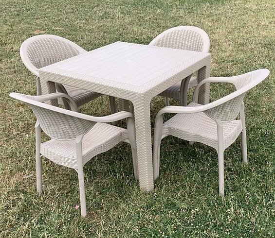 Hasır Rattan Masa Takımı