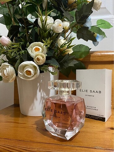 Elite saab le parfum