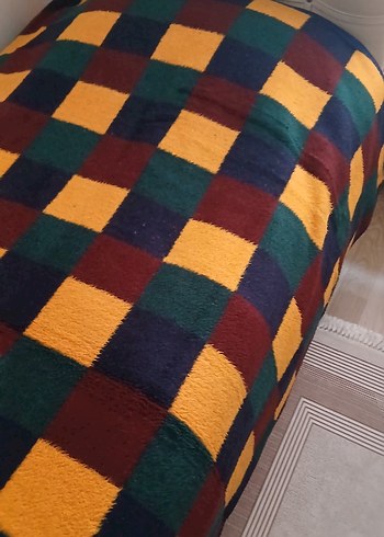 Kare Desenli Çok Renkli Battaniye - Görsel 2