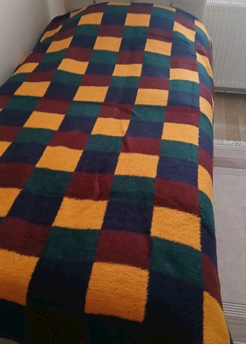 Kare Desenli Çok Renkli Battaniye - Görsel 3